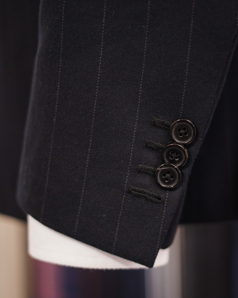 surgeoncuffjacketwithfunctionalbuttonholesปลายแขนสูทรังกระดุมจริงSVNBESPOKE